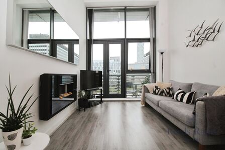 Pall Mall, 1 bedroom Flat for sale, &pound;120,000