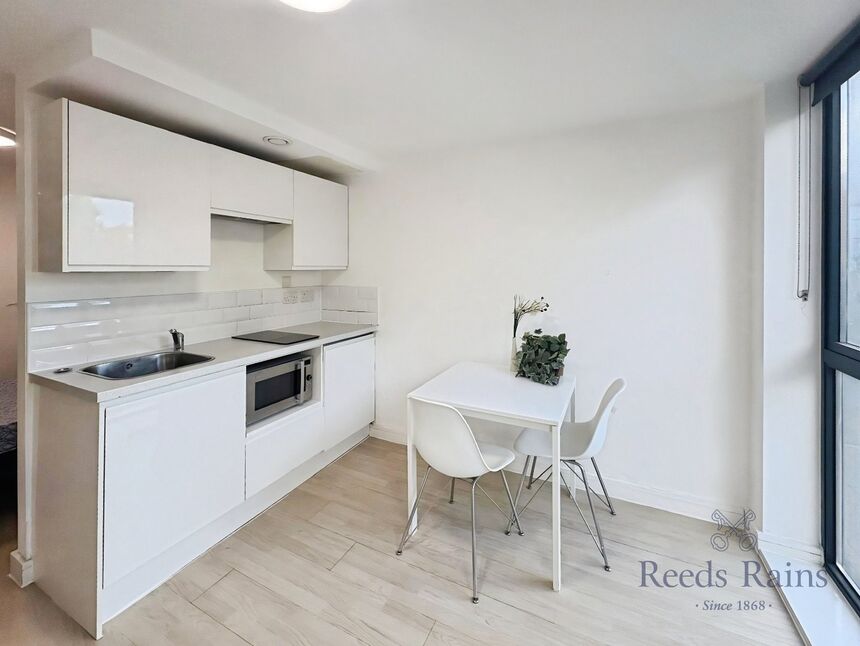 Main image of  Flat to rent, Upper Parliament Street, Liverpool, Merseyside, L8