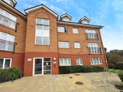 Taylforth Close, 1 bedroom  Flat to rent, £850 pcm