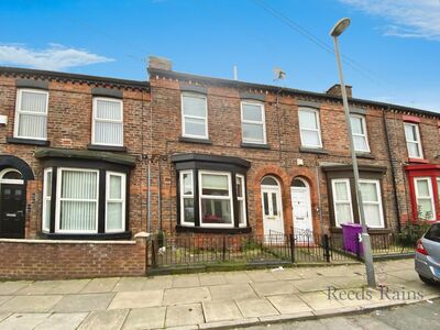 3 bedroom Mid Terrace House for sale