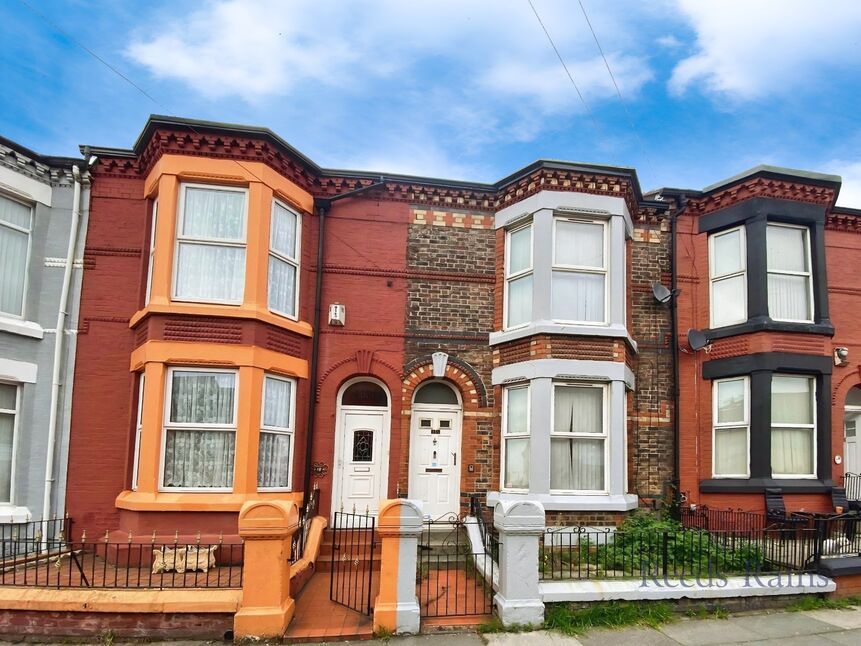 3 bedroom Mid Terrace House for sale