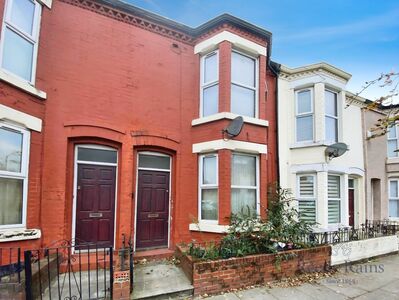 3 bedroom Mid Terrace House for sale