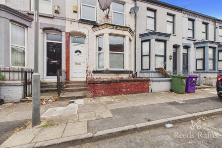 Thornycroft Road, 3 bedroom Mid Terrace House to rent, &pound;1,200 pcm