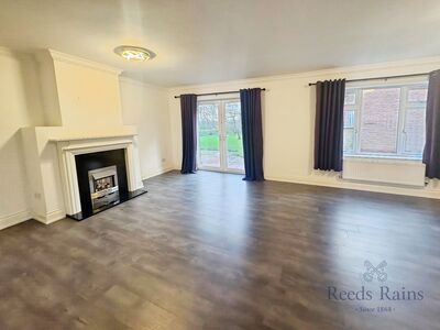 2 bedroom End Terrace House to rent