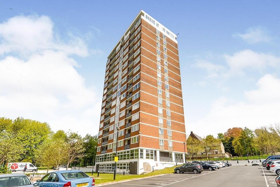 2 bedroom Flat for sale