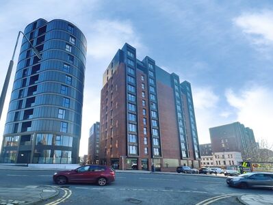 2 bedroom Flat for sale