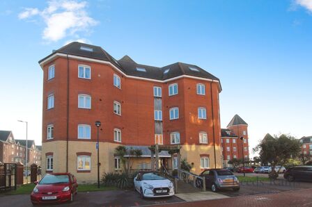 Quebec Quay, 2 bedroom Flat for sale, &pound;200,000