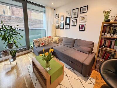 Rumford Place, 2 bedroom Flat to rent, &pound;1,300 pcm