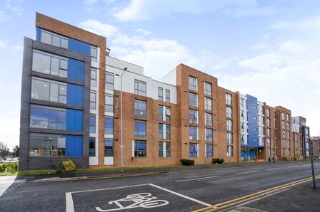 Chatham Place, Flat for sale, &pound;20,000