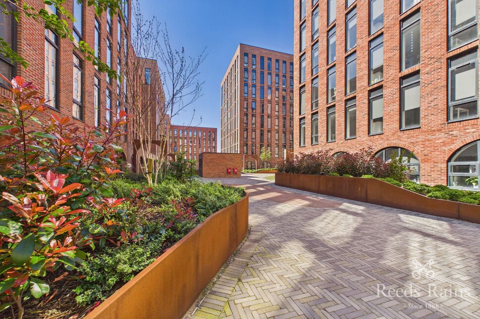 1 bedroom Flat for sale