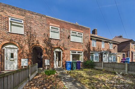 3 bedroom Mid Terrace House for sale