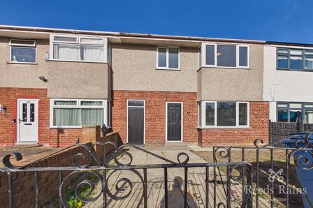 3 bedroom Mid Terrace House to rent