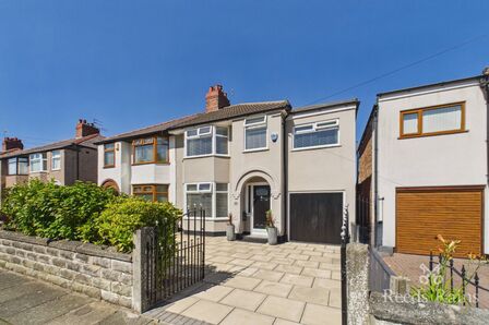 5 bedroom Semi Detached House for sale