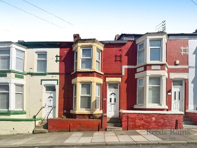 2 bedroom Mid Terrace House to rent