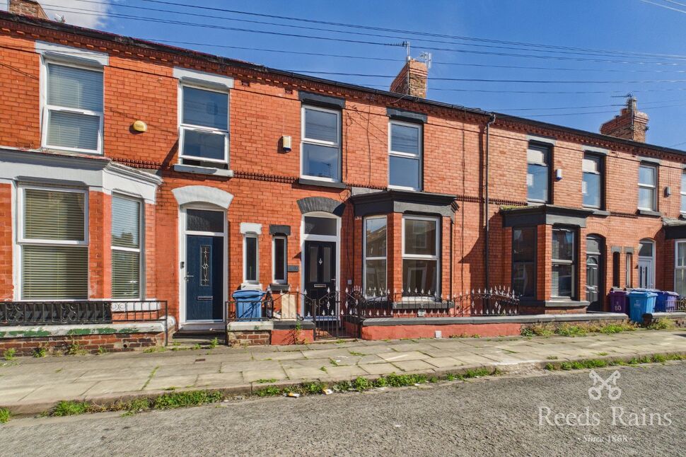 3 bedroom Mid Terrace House for sale