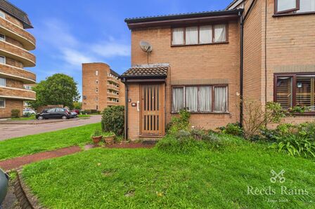 2 bedroom End Terrace House for sale