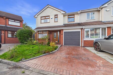 4 bedroom Semi Detached House for sale