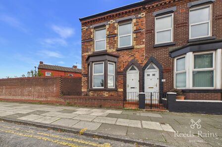 2 bedroom End Terrace House for sale