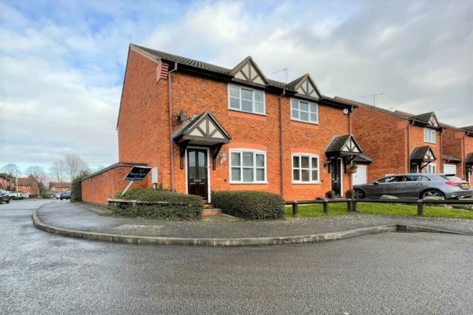 2 bedroom Semi Detached House to rent, Whitnash, Warwickshire, CV31