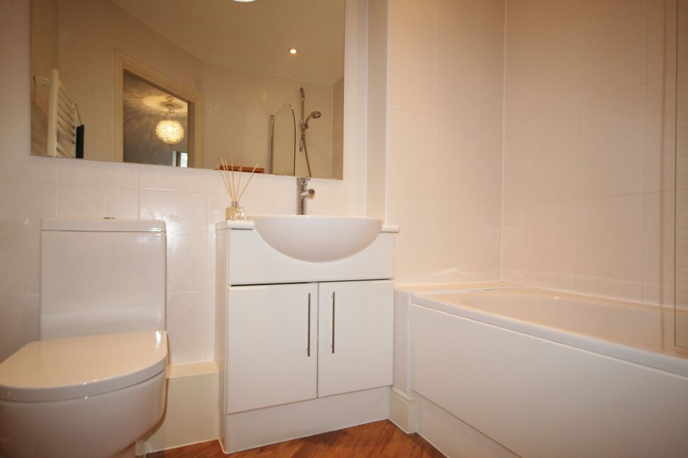 En-Suite Bathroom / WC