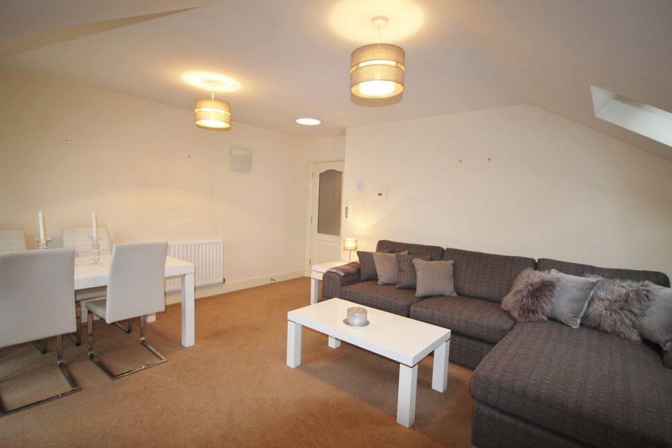 Lounge / Dining Room
