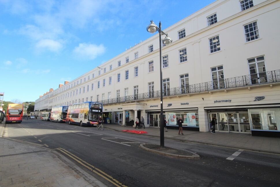 Main image of 2 bedroom Flat to rent, Guy Street, Leamington Spa, Warwickshire, CV32