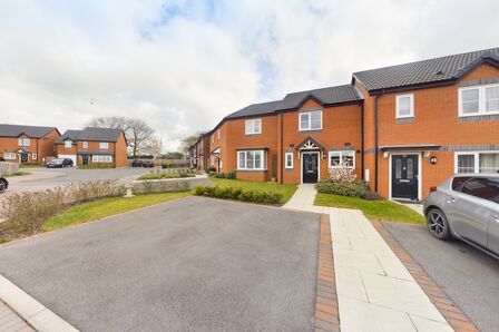 Burgundy Gardens, 2 bedroom Mid Terrace House to rent, &pound;1,200 pcm