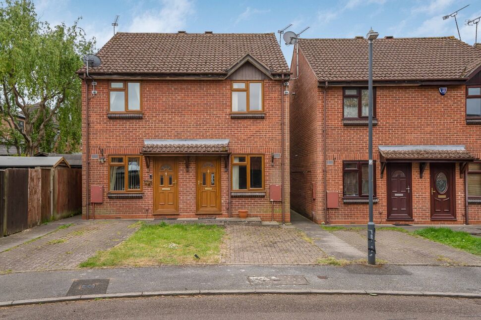 Main image of 2 bedroom Semi Detached House for sale, Hitchman Mews, Leamington Spa, Warwickshire, CV31