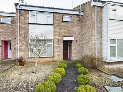 3 bedroom Mid Terrace House to rent