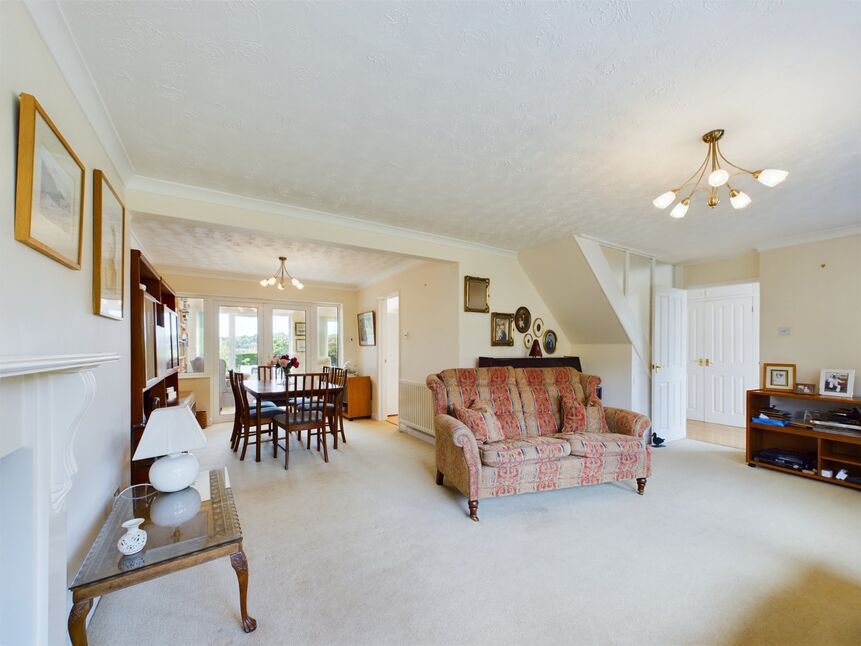 4 bedroom Detached House for sale, Windmill Close, Kenilworth, CV8 £