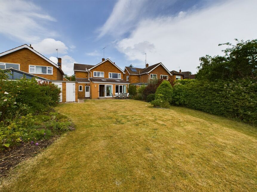 4 bedroom Detached House for sale, Windmill Close, Kenilworth, CV8 £