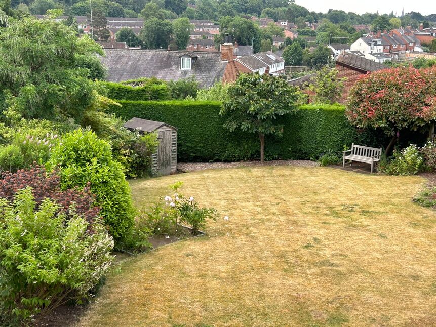 4 bedroom Detached House for sale, Windmill Close, Kenilworth, CV8 £