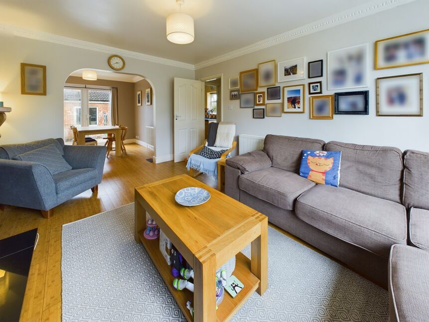 3 bedroom Semi Detached House for sale, Roxburgh Croft, Leamington Spa