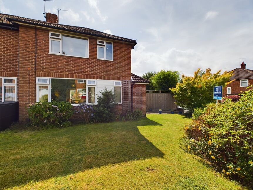 3 bedroom Semi Detached House for sale, Roxburgh Croft, Leamington Spa