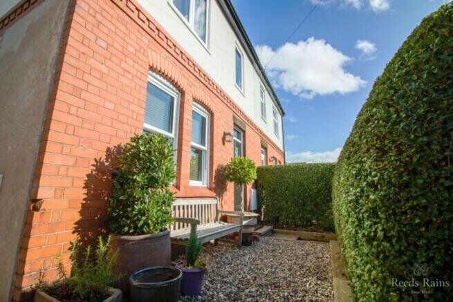 Main image of 2 bedroom Semi Detached House to rent, Heath Lane, Little Sutton, Cheshire, CH66