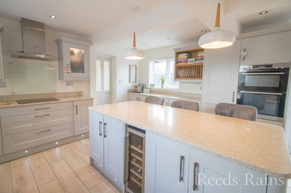 Kitchen / Breakfast Room
