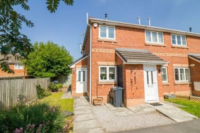 Main image of 2 bedroom Flat to rent, Colwyn Close, Ellesmere Port, Cheshire, CH65