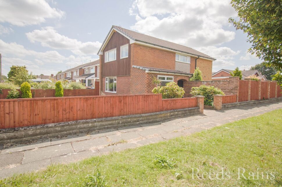 4 bedroom Detached House for sale, Aintree Grove, Great Sutton, CH66