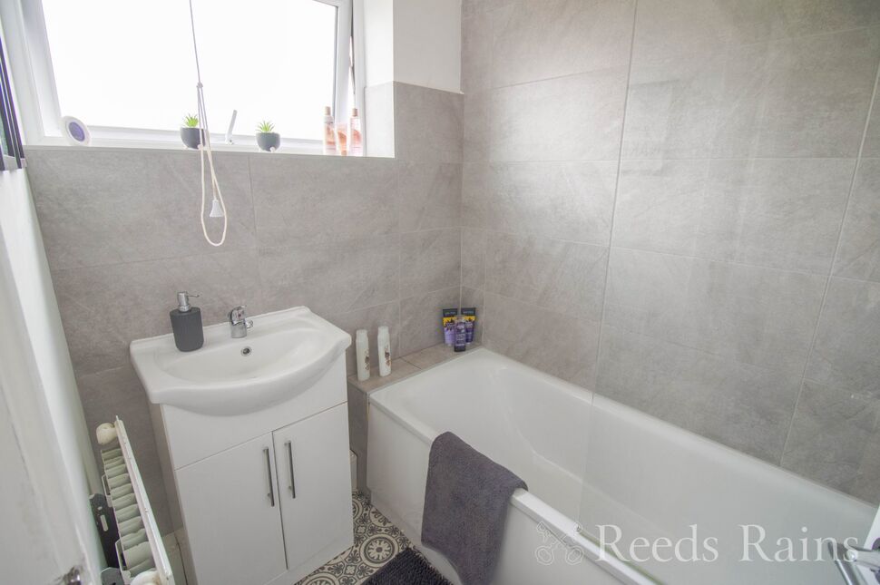 3 bedroom Semi Detached House for sale, Broadland Road, Great Sutton