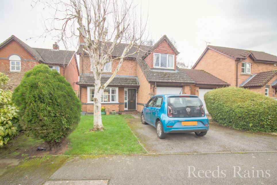 4 bedroom Detached House for sale, Foxall Way, Great Sutton, CH66 £