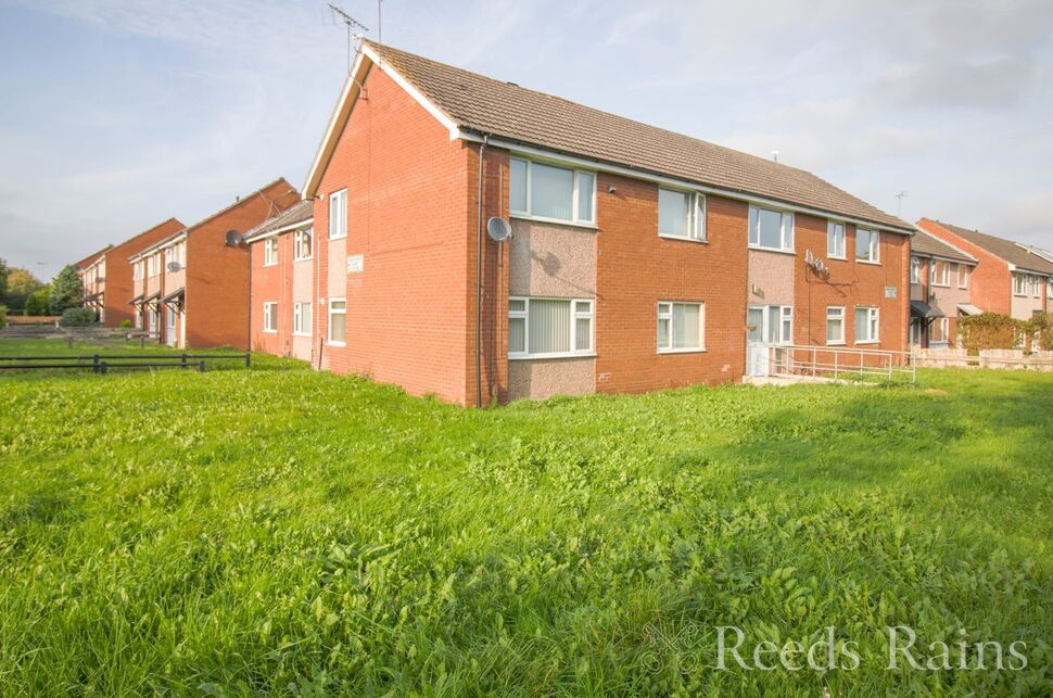 Main image of 3 bedroom  Flat to rent, Warkworth Court, Ellesmere Port, Cheshire, CH65
