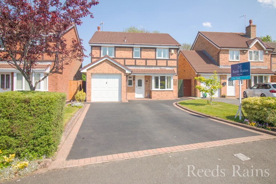 Main image of 4 bedroom Detached House for sale, Roxburgh Road, Little Sutton, Cheshire, CH66