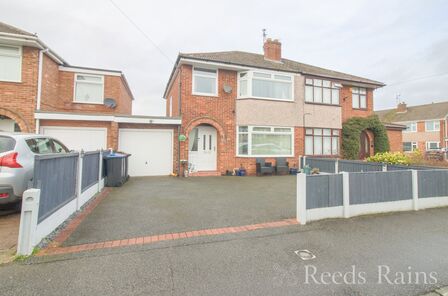 Wyndham Crescent, 3 bedroom Semi Detached House for sale, £250,000