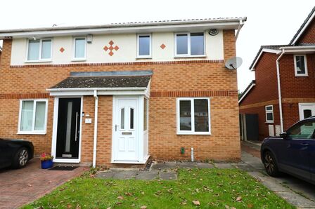 Ellesmere Port, 3 bedroom Semi Detached House for sale, £205,000