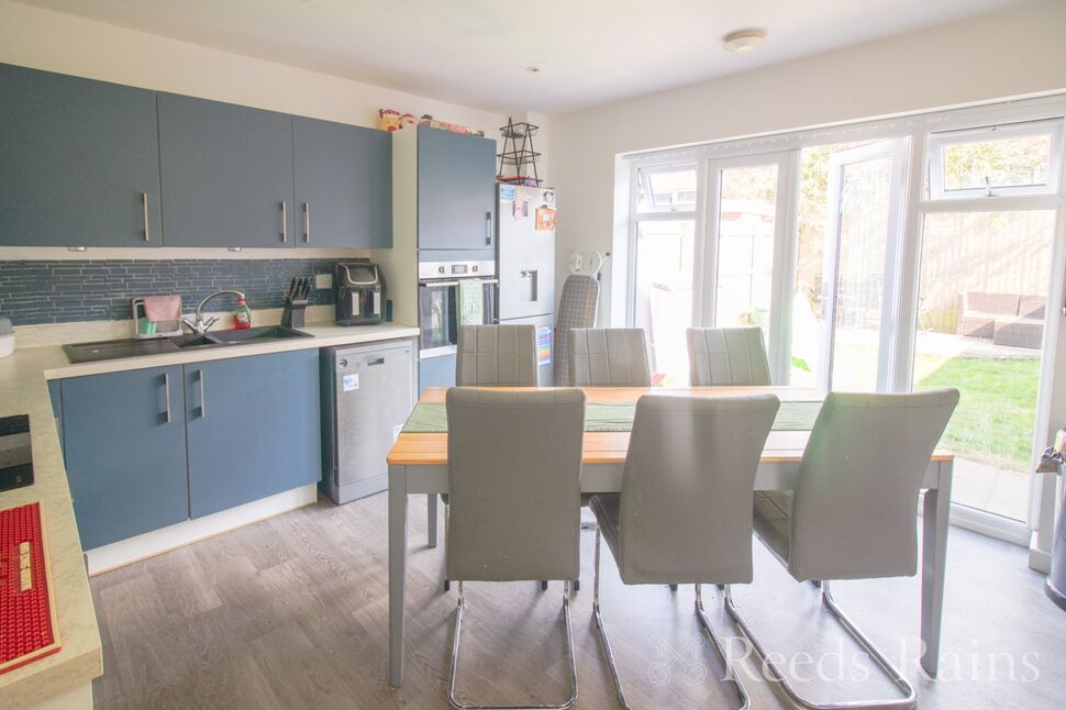 Kitchen / Dining