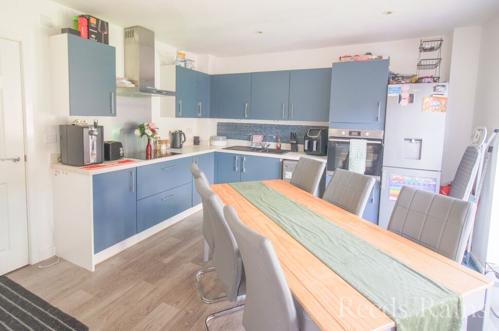 Kitchen / Dining