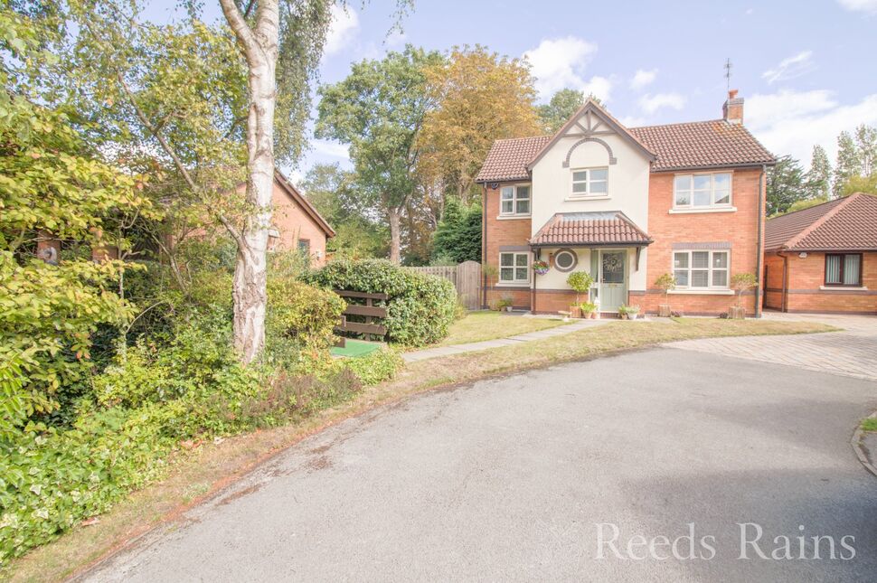 Main image of 4 bedroom Detached House for sale, Farmers Heath, Great Sutton, Cheshire, CH66