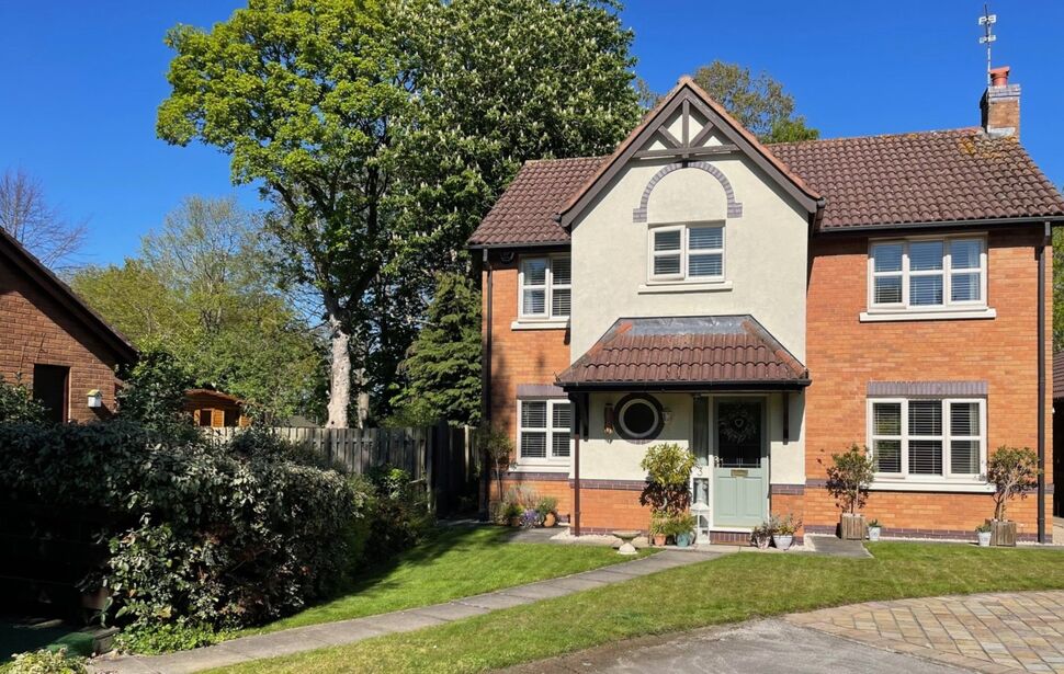 Main image of 4 bedroom Detached House for sale, Farmers Heath, Great Sutton, Cheshire, CH66