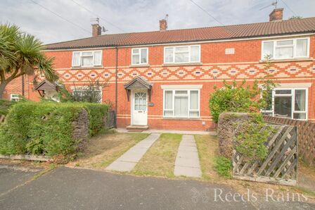 2 bedroom Mid Terrace House for sale