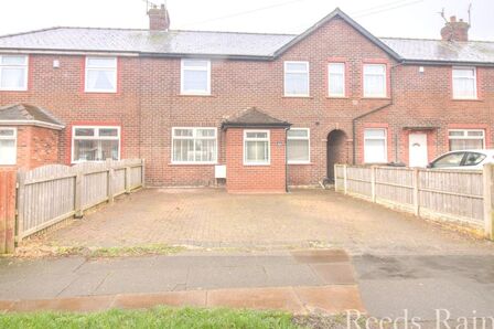 3 bedroom Mid Terrace House for sale